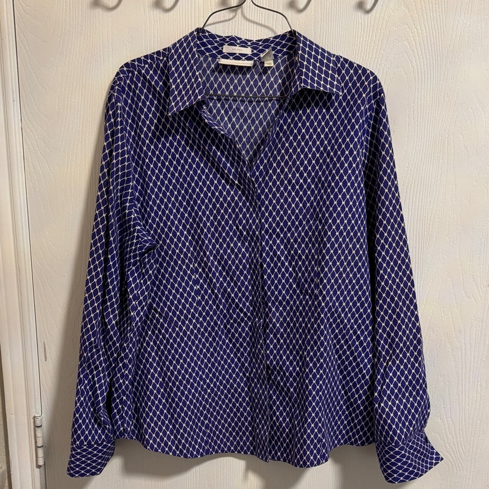 Chico's Women's 2-Lrg Long Sleeve Button Down Collard V-Neck Blouse 100% Cotton